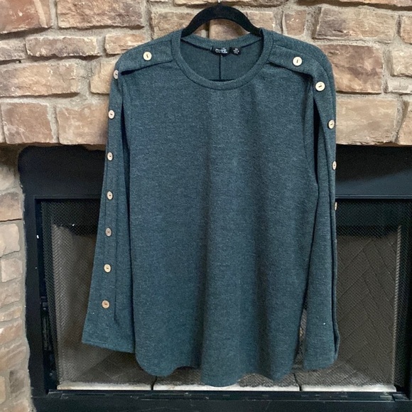 Cure Sweaters - NWT Cure hi-low green sweater with wooden button detail. Size 2XL